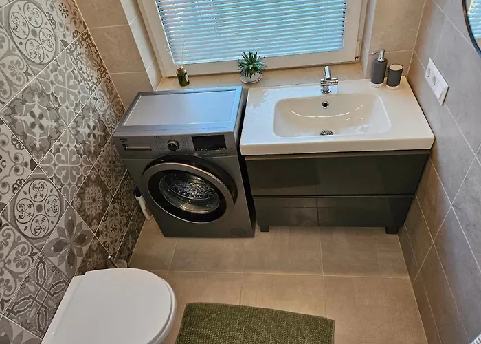 West Rest Apartman *